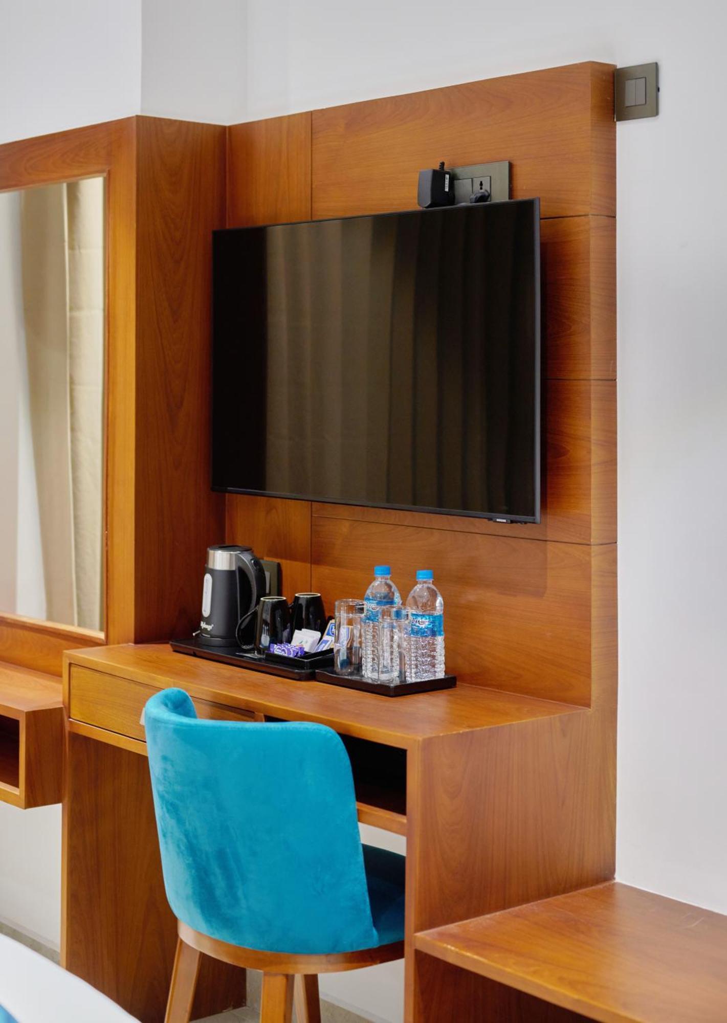 Q-White Crescent Hotel Kochi Ngoại thất bức ảnh