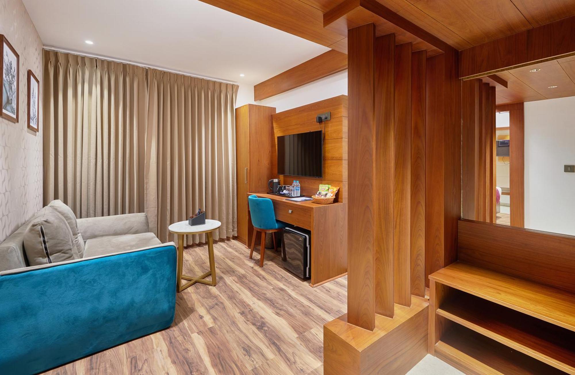 Q-White Crescent Hotel Kochi Ngoại thất bức ảnh